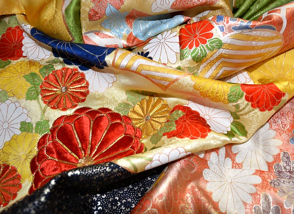 винтажное шелковое японское кимоно: рисунок ткани